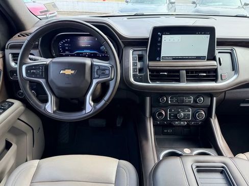 Used 2024 Chevrolet Suburban LT RWD image 11