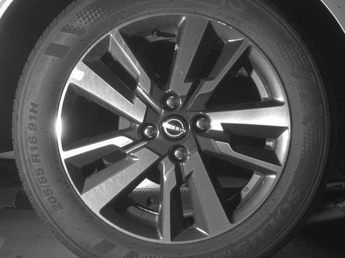 Used 2025 Nissan Versa SV FWD image 15