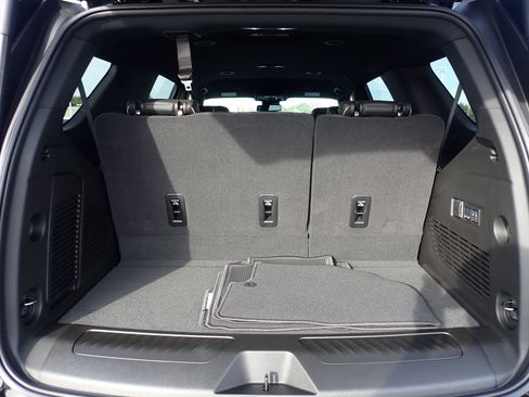 New 2026 GMC Yukon Elevation image 8