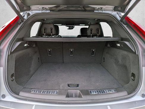 Used 2023 Cadillac XT4 Premium Luxury image 6