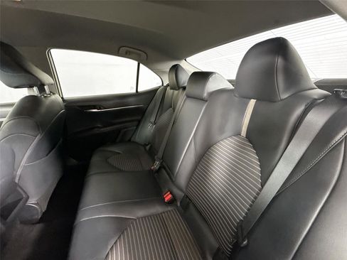 Used 2018 Toyota Camry SE w/ Convenience Package FWD image 28