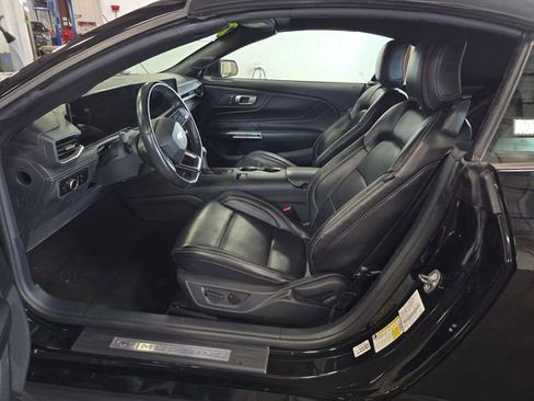 Used 2024 Ford Mustang Premium image 9