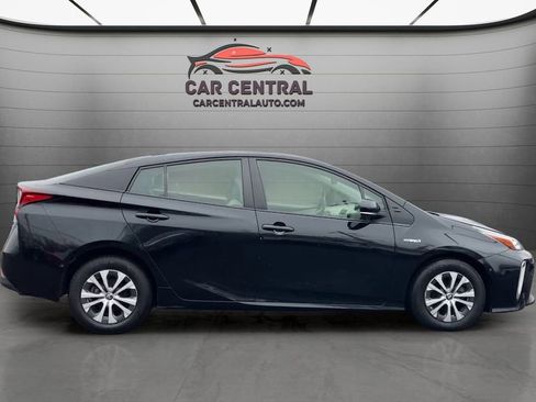 Used 2022 Toyota Prius XLE w/ Advanced Technology Package image 6