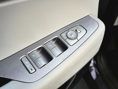 Certified 2023 Hyundai Palisade SE image 24