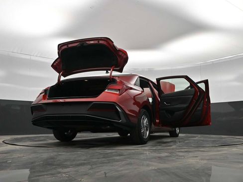 New 2026 Hyundai Elantra SE image 42