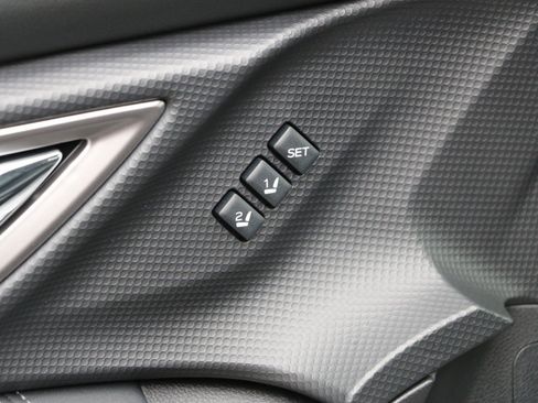 Used 2023 Subaru Forester Touring image 17