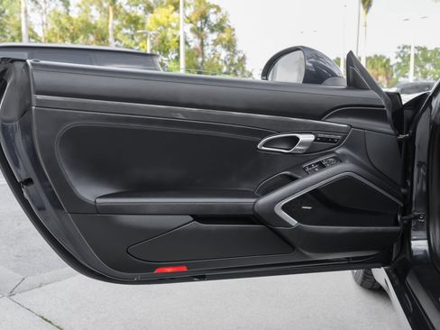 Used 2015 Porsche 911 Carrera S image 17