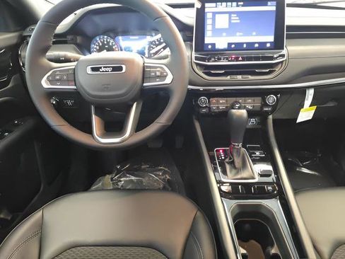 New 2026 Jeep Compass Latitude AWD/4WD image 16