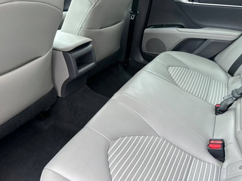 Certified 2020 Toyota Camry SE w/ Convenience Package FWD image 12