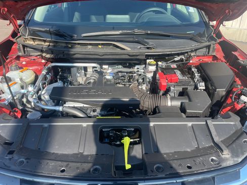 Used 2025 Nissan Rogue S AWD/4WD image 22