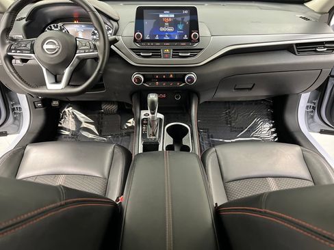 Used 2025 Nissan Altima 2.5 SR FWD image 40