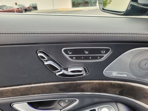 Used 2015 Mercedes-Benz S 550 Sedan image 23