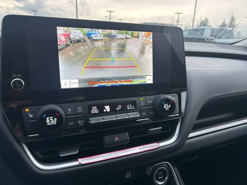 Used 2024 Toyota Grand Highlander XLE image 19