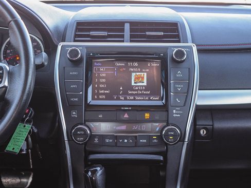 Used 2017 Toyota Camry XSE image 14