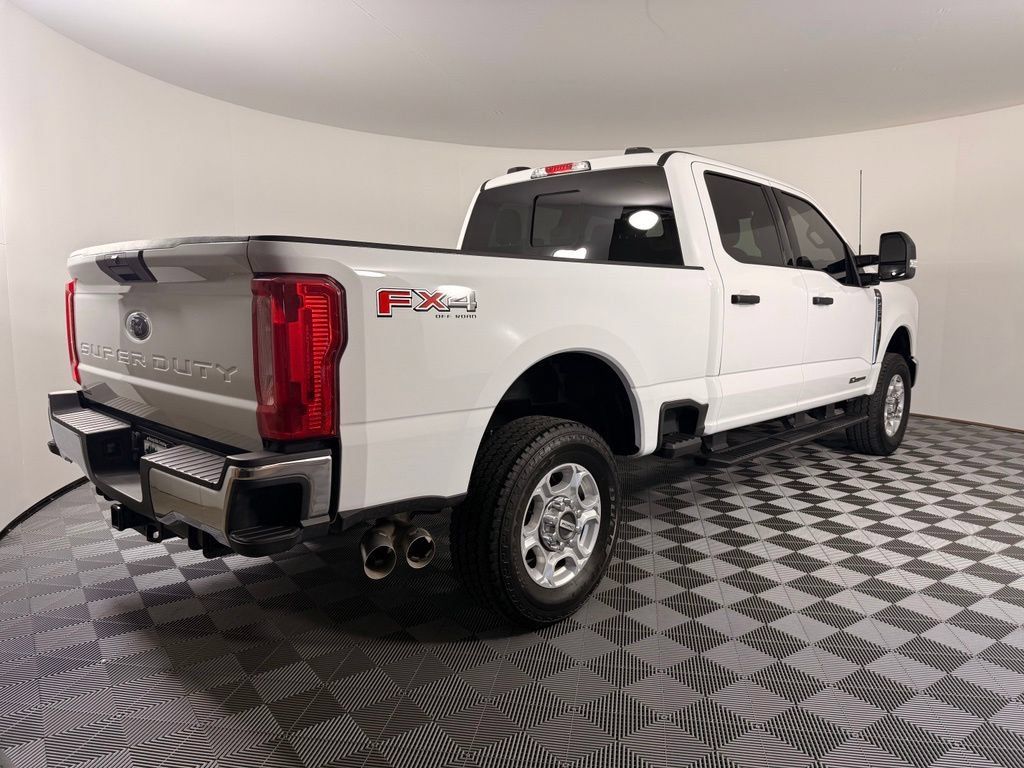 Certified 2025 Ford F250 XLT w/ FX4 Off-Road Package AWD/4WD image 9
