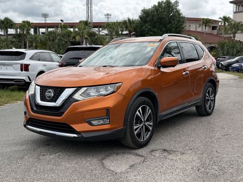 Used 2018 Nissan Rogue SL w/ Premium Package FWD image 9