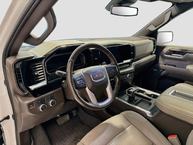 Used 2022 GMC Sierra 1500 SLT w/ SLT Premium Plus Package AWD/4WD image 9