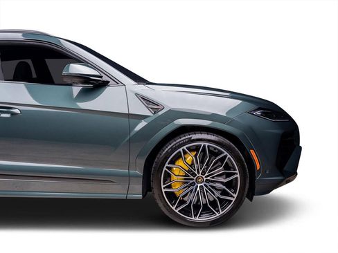 Used 2025 Lamborghini Urus SE image 33