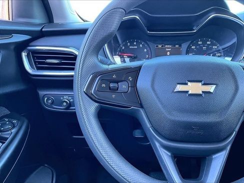 Used 2022 Chevrolet TrailBlazer LT FWD image 23