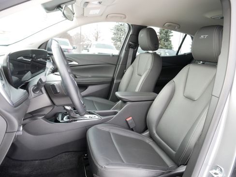 Used 2024 Buick Encore GX Sport Touring w/ Advanced Technology Package image 34