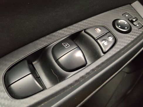 Used 2024 Nissan Sentra SV FWD image 27