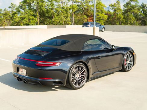 Used 2018 Porsche 911 Carrera 4S image 16