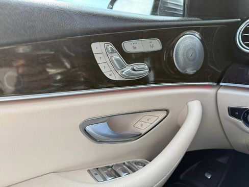 Used 2019 Mercedes-Benz E 300 4MATIC image 31