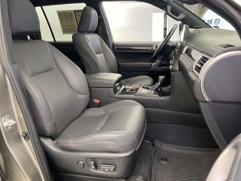 Used 2023 Lexus GX 460 Premium w/ Premium Package AWD/4WD image 18