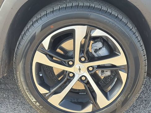 Used 2024 Chevrolet Trax RS w/ Driver Confidence Package FWD image 9