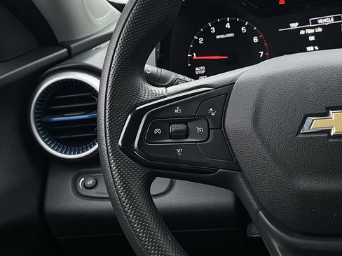 Used 2025 Chevrolet Trax LS w/ LS Convenience Package image 13