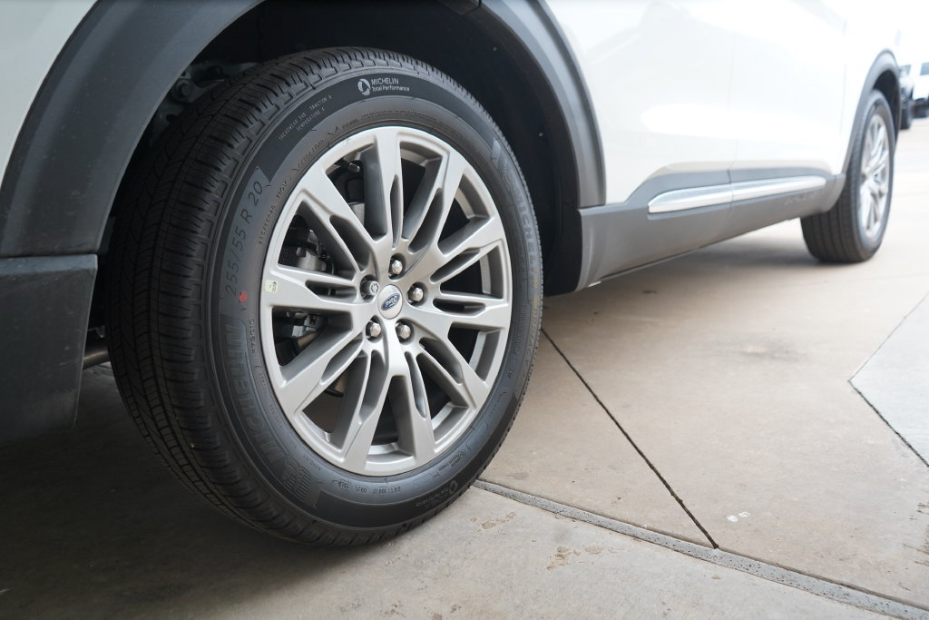 New 2027 Ford Explorer Platinum RWD image 9