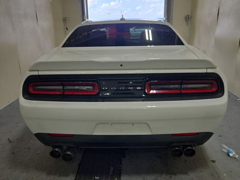 Used 2022 Dodge Challenger SXT w/ Plus Package RWD image 6