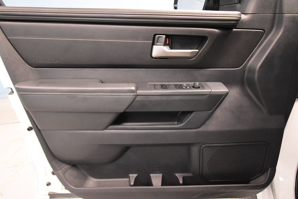 Used 2023 Toyota Tundra SR5 w/ SR5 Convenience Package AWD/4WD image 4