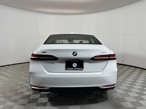 Used 2025 BMW 530i xDrive w/ Premium Package image 6