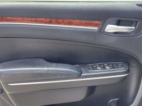 Used 2013 Chrysler 300 w/ Driver Convenience Group RWD image 24