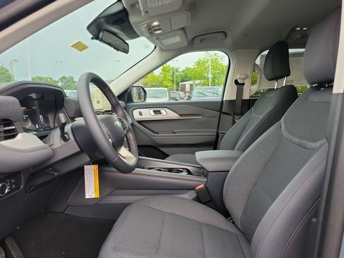 New 2026 Ford Explorer Active AWD/4WD image 18