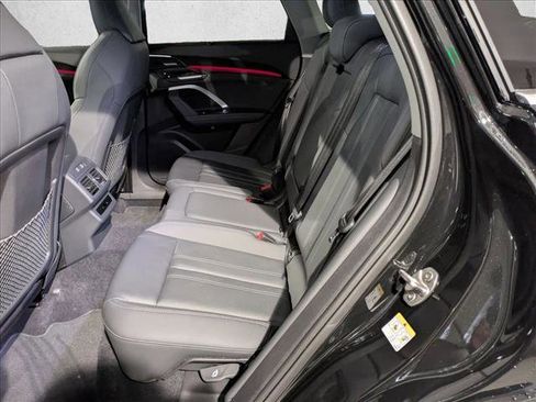 New 2025 Audi Q5 Premium Plus image 18