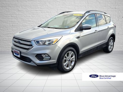 Used 2018 Ford Escape SE FWD image 1