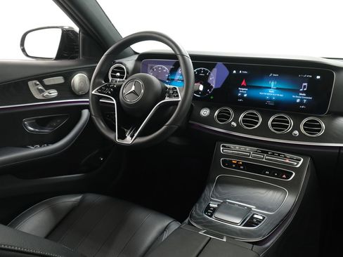 Used 2023 Mercedes-Benz E 350 4MATIC Sedan image 4