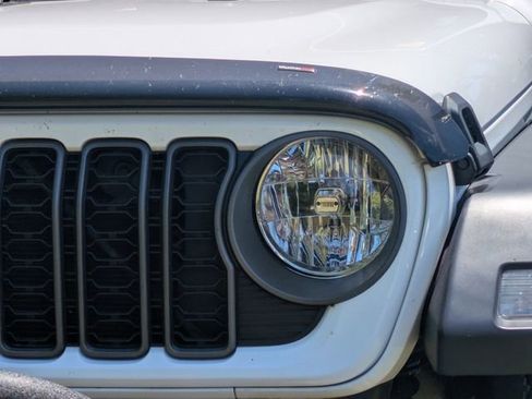 Used 2025 Jeep Wrangler Sport AWD/4WD image 28