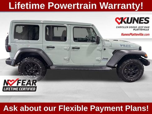 Used 2023 Jeep Wrangler Unlimited w/ Sun & Screen Package image 12