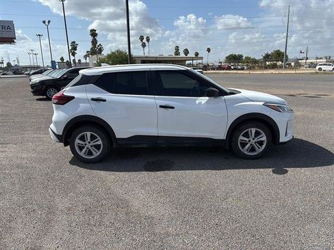 Used 2024 Nissan Kicks S FWD image 8