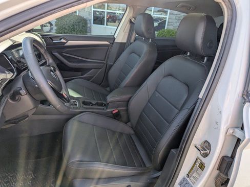 Used 2021 Volkswagen Jetta SE FWD image 11