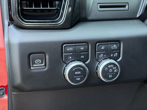 Used 2022 GMC Sierra 1500 AT4 w/ AT4 Premium Package image 22