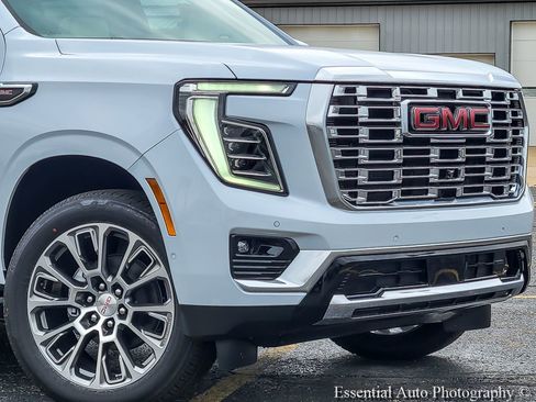 New 2026 GMC Yukon Denali AWD/4WD image 2