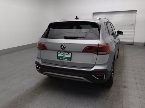 Used 2024 Volkswagen Taos SE FWD image 7