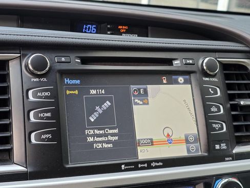 Used 2018 Toyota Highlander XLE image 20