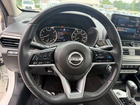 Used 2024 Nissan Altima 2.5 SV w/ SV Premium Package FWD image 29