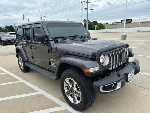 Used 2021 Jeep Wrangler Unlimited Sahara AWD/4WD image 5