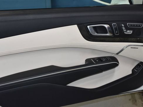 Used 2014 Mercedes-Benz SL 550 image 4
